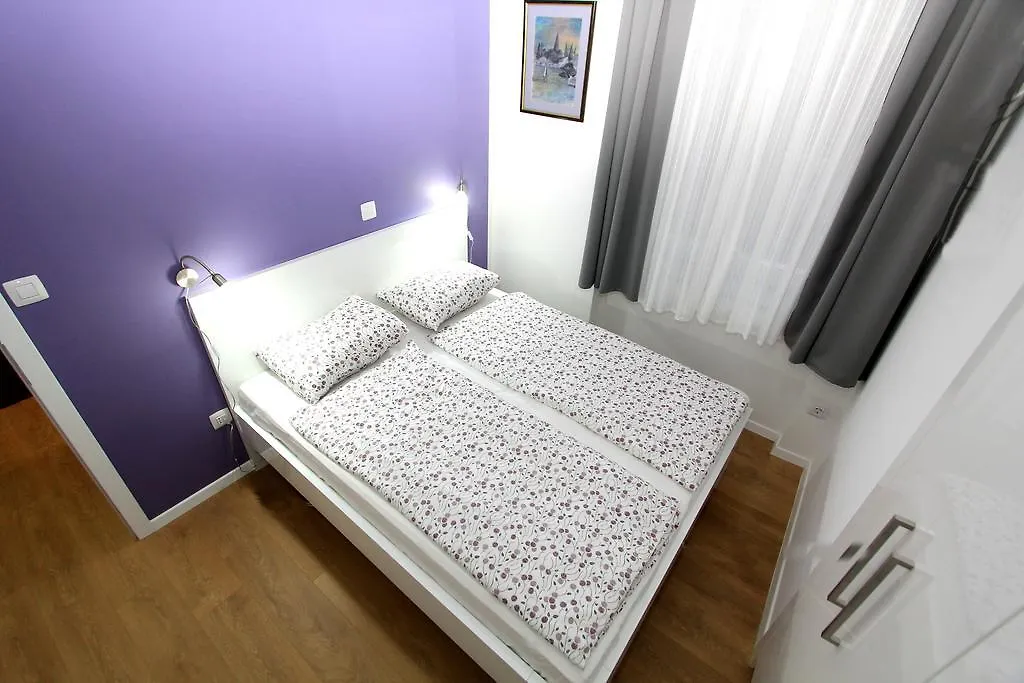 Apartment Bruna Zadar 0*,